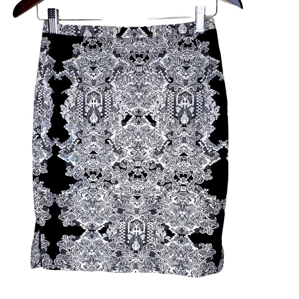 H&M black and white skirt size 4